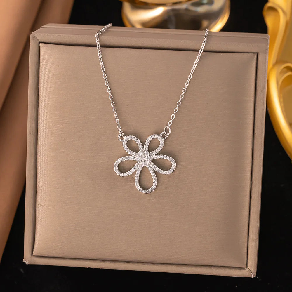 Minimalist Zircon Pendant Necklace