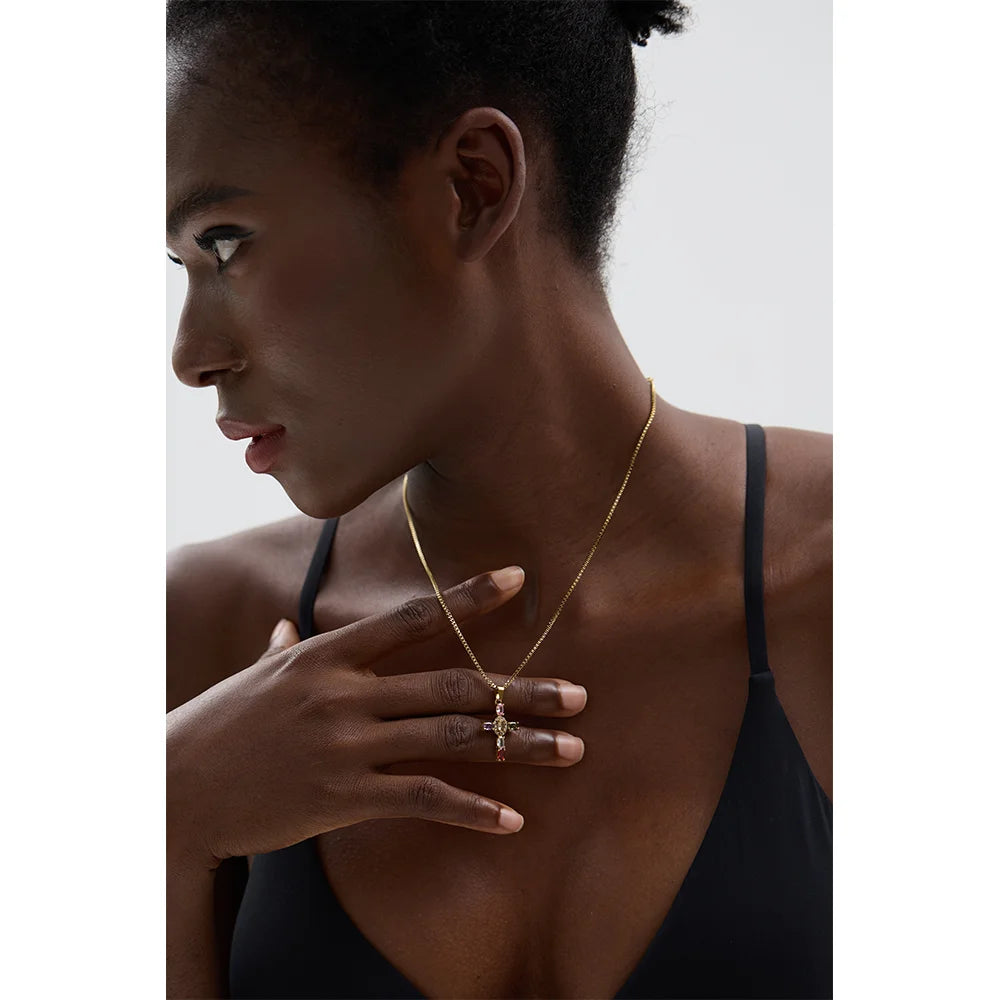 Minimal Gold Pendant Necklace