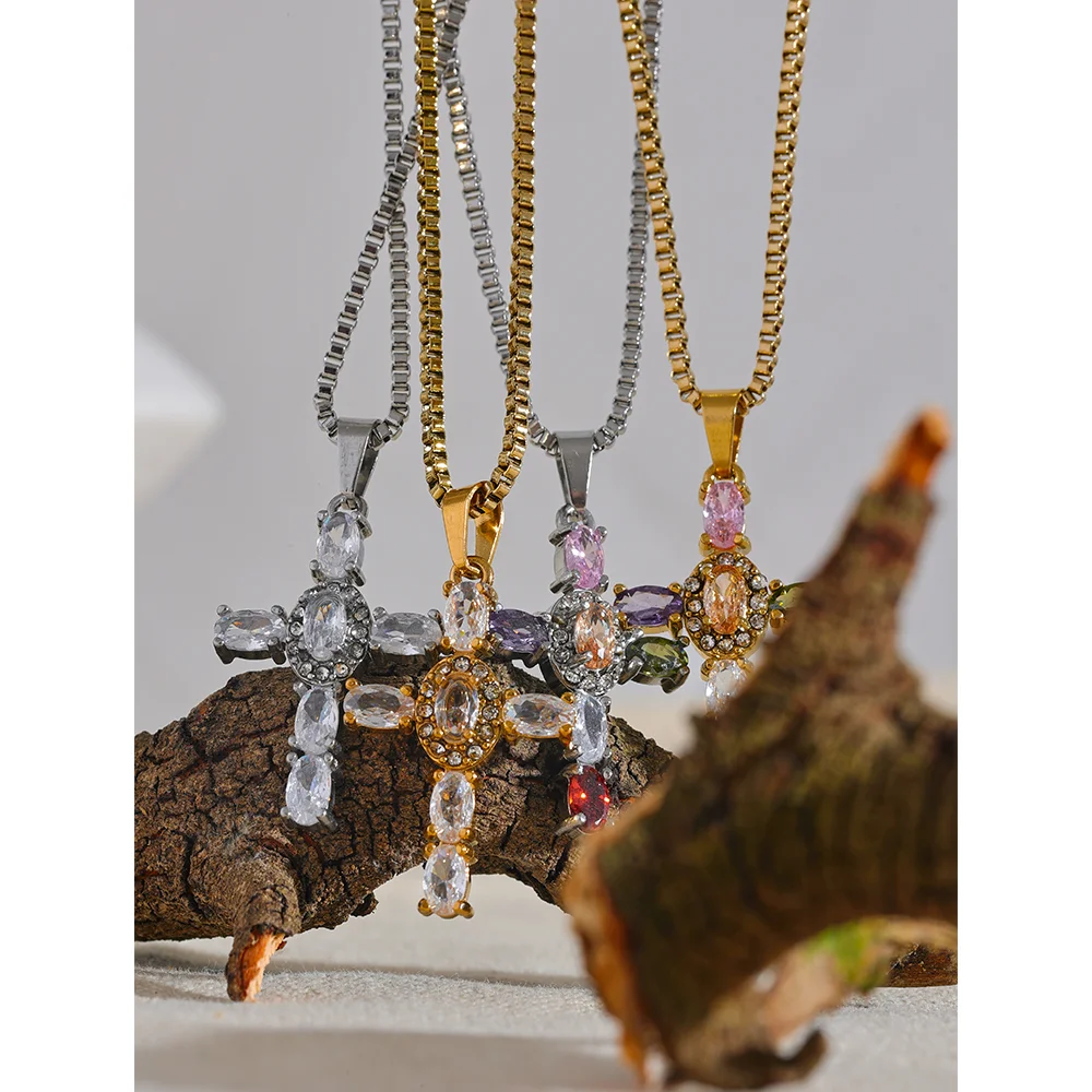 Minimal Gold Pendant Necklace